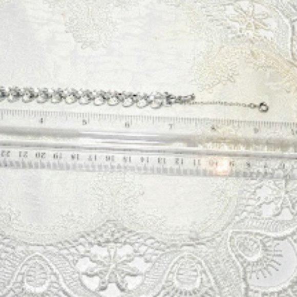 VINTAGE SILVER PLATED THREE TEARDROP SHAPED BRACELET 7.5" WITH SAFETY CHAIN - Picture 6 of 6